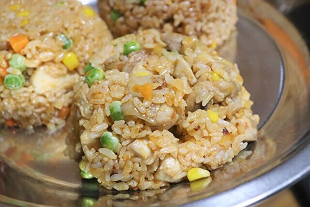 業務スーパーよりおいしい「ケイジャンソース」発見？　業スーマニアが、ジャンバラヤ実食で徹底比較