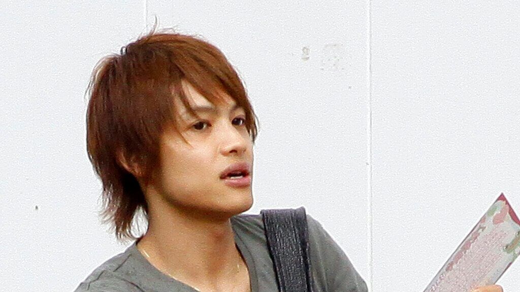 ジャニーズWEST 中間淳太 公式写真（Amazon.co.jp: ジャニーズ