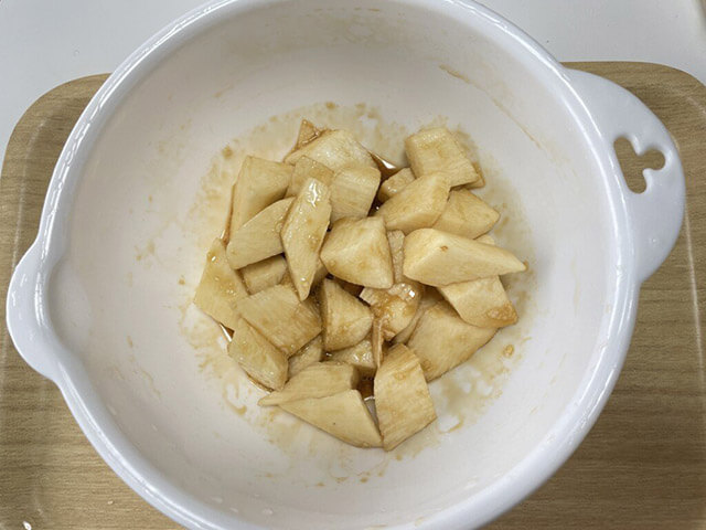 伝説の家政婦・タサン志麻さんの【長芋の唐揚げ】はカリカリ＆ホックホクがクセになる食感！　時短レシピであっという間に完成！の画像4