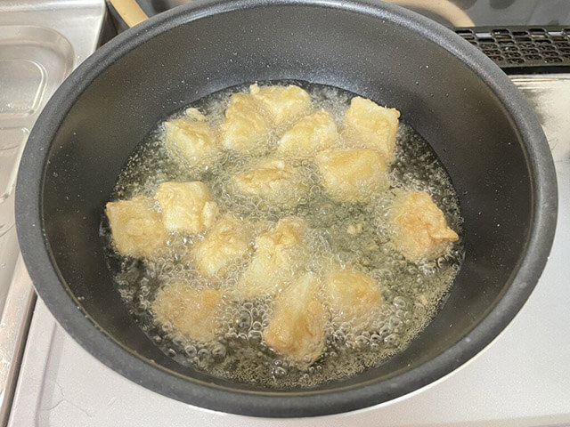 伝説の家政婦・タサン志麻さんの【長芋の唐揚げ】はカリカリ＆ホックホクがクセになる食感！　時短レシピであっという間に完成！の画像6