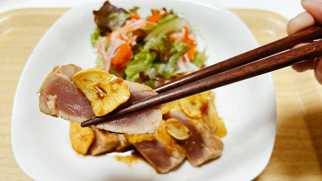 『家事ヤロウ!!!』【マグロ漬けステーキ】を作ったら箸が止まらなくなった！　パンチの効いたソースとムッチリ食感が最高なレシピ