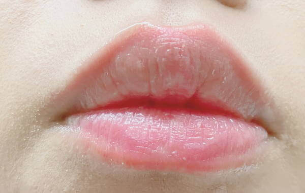 【付録レビュー】「VOCE」1月号特別版、B IDOL「むっちリップ」が560円も安く買えるけど……30代が使うと「シワが少し目立つ」？