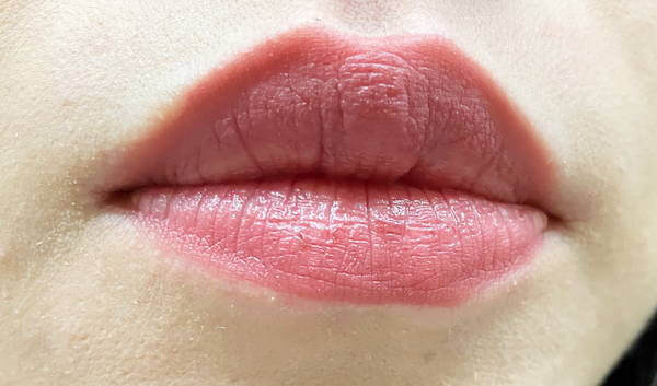 【付録レビュー】「VOCE」1月号特別版、B IDOL「むっちリップ」が560円も安く買えるけど……30代が使うと「シワが少し目立つ」？