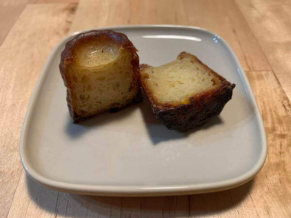 中はモチモチ、外はカリカリ……大阪で人気の「カヌレ」食べ比べ！　「甘いのが苦手な人」にもオススメできる一品は？