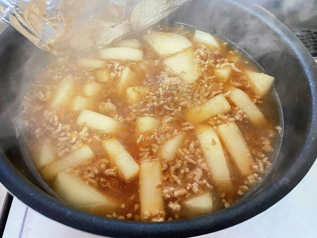 バズレシピ・リュウジ【本当に美味しい肉大根】は寒い冬に食べるべきレシピ！　想像以上にクタクタでホックホク