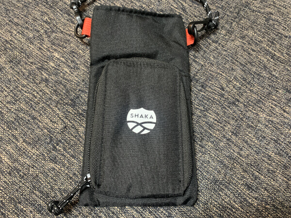 【付録レビュー】「MonoMax」2月号、シャカ スマホショルダーバッグは「財布機能付き」! 雨の日も使えて利便性バツグン