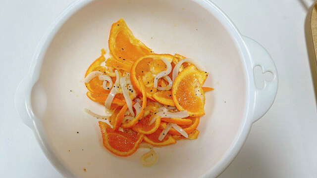 タサン志麻【みかんとイカのサラダ】は箸が止まらない！　まさかの組み合わせはクセになる味わい