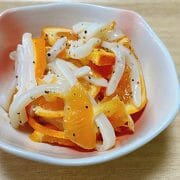 タサン志麻【みかんとイカのサラダ】は箸が止まらない！　まさかの組み合わせはクセになる味わい