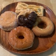 ミスドの元店員に聞いた裏技3選！　人気ドーナツをさらにおいしく食べる方法は？