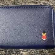 「MonoMax」3月号付録レビュー！　鮮やかなネイビーの「じゃばら財布」は高級感◎