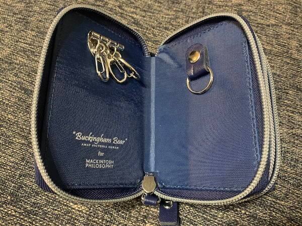 「MonoMax」3月号付録レビュー！　鮮やかなネイビーの「じゃばら財布」は高級感◎