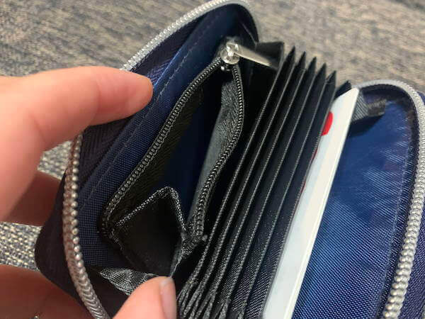 「MonoMax」3月号付録レビュー！　鮮やかなネイビーの「じゃばら財布」は高級感◎