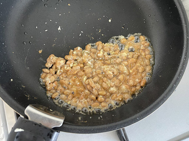 タサン志麻【ナスと納豆の味噌炒め】総評価は満点！　納豆嫌いでも食べられるレシピだった