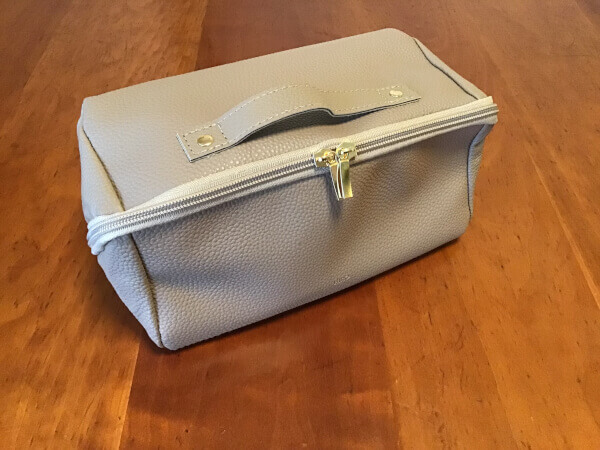 「オトナミューズ」4月号付録レビュー！　大容量コスメポーチは「収納が苦手な人」におすすめ