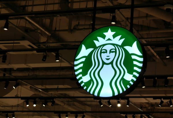 元スタバ店員に聞いた「裏技カスタム」3選！　人気フラペチーノのおすすめトッピングは？