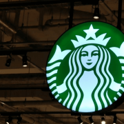 元スタバ店員の「おすすめカスタム」は？　ティーラテをさらにおいしくする頼み方