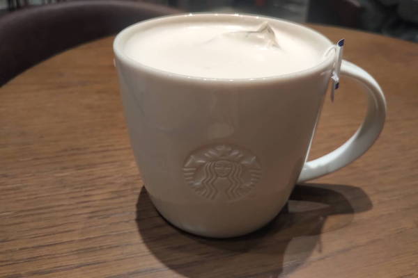 元スタバ店員の「おすすめカスタム」は？　ティーラテをさらにおいしくする頼み方