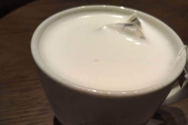 元スタバ店員の「おすすめカスタム」は？　ティーラテをさらにおいしくする頼み方
