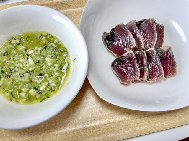 【カツオのたたきキウイソース】の写真