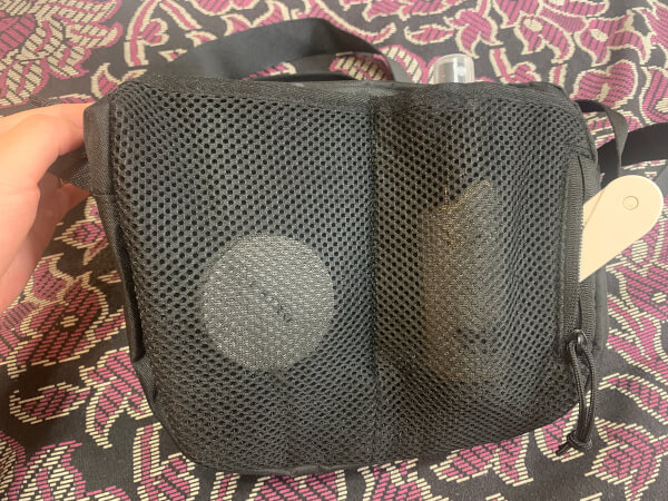 「MonoMax」（宝島社）8月号付録「ナンガ 10ポケットショルダーバッグ」の背面の画像