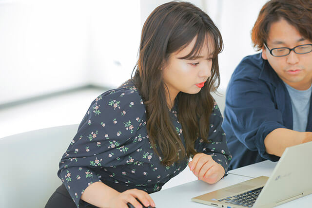 山田菜々さんと長谷川拓也さんの写真