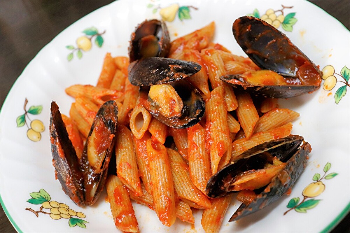 布川隼汰考案レシピ【ムール貝とトマトの全粒粉ペンネ】の料理画像