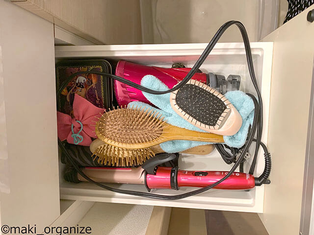【洗面所収納】目的のモノを1回で出せる! 100均グッズ活用「引き出し仕切り術」をプロが伝授の画像2