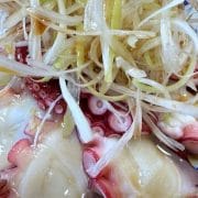 和田明日香【タコ刺しごま油ジュ】、ネギとタコだけで完成！　まさに「無限ダコ」のうまさ