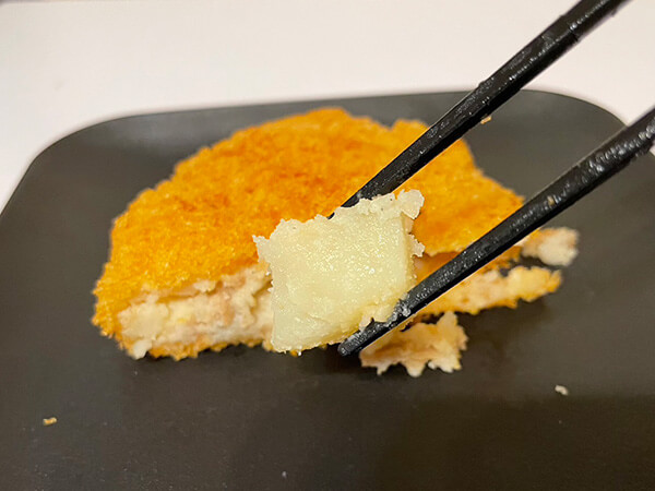 ベルク「粗くだき男爵いものお肉コロッケ」の中身の画像