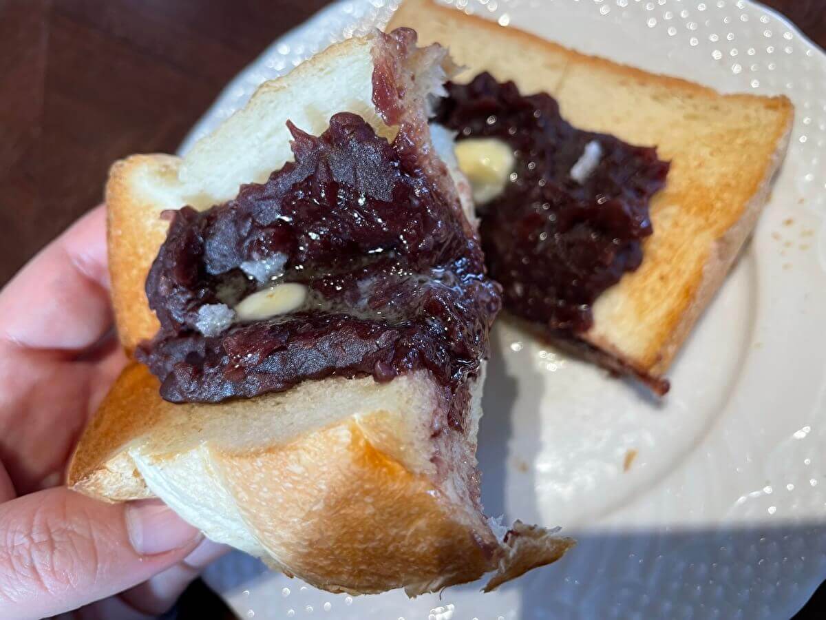 星野珈琲店モーニング「つぶあんバタートースト」の画像