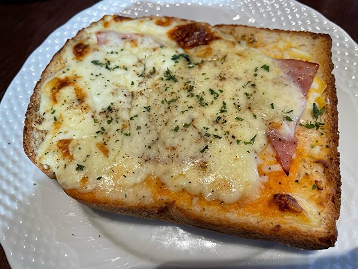 星乃珈琲店モーニング「ハムチーズトースト」の画像