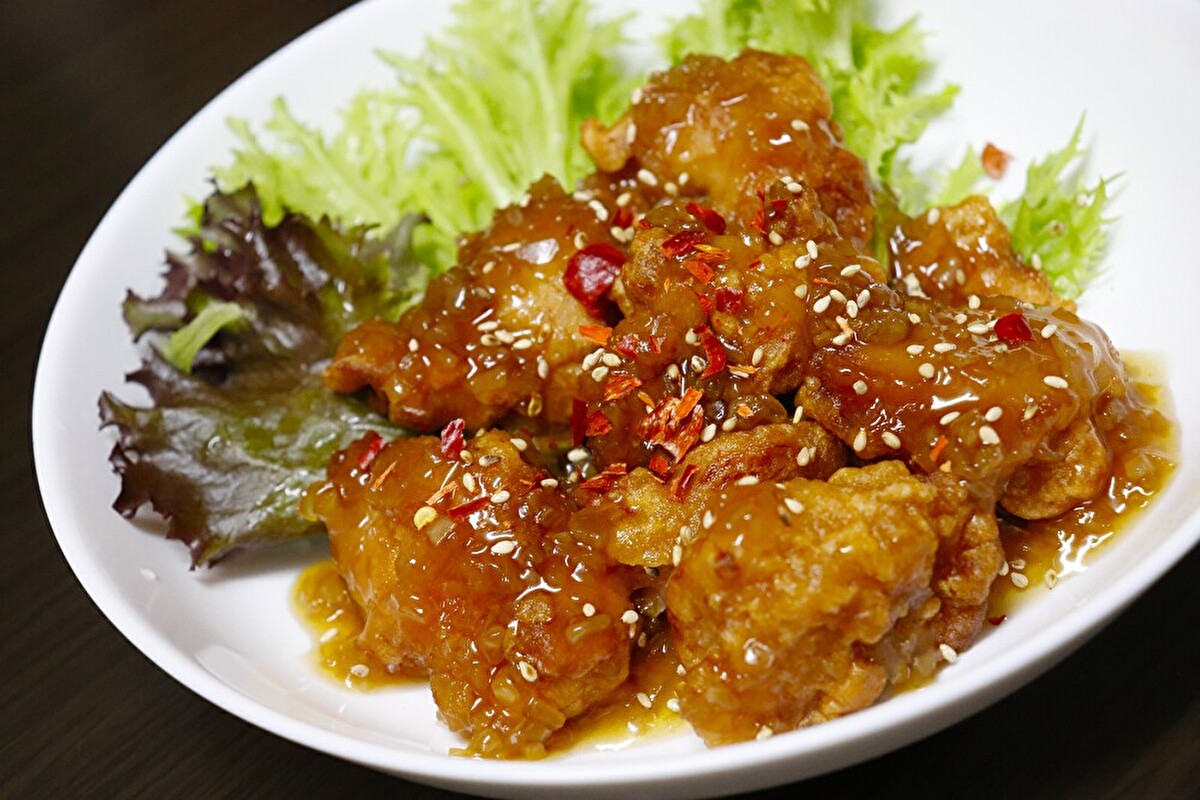 ドンキ情熱価格「いろいろ使えるたまねぎぽん酢」活用レシピ 【超手抜き油淋鶏】の画像