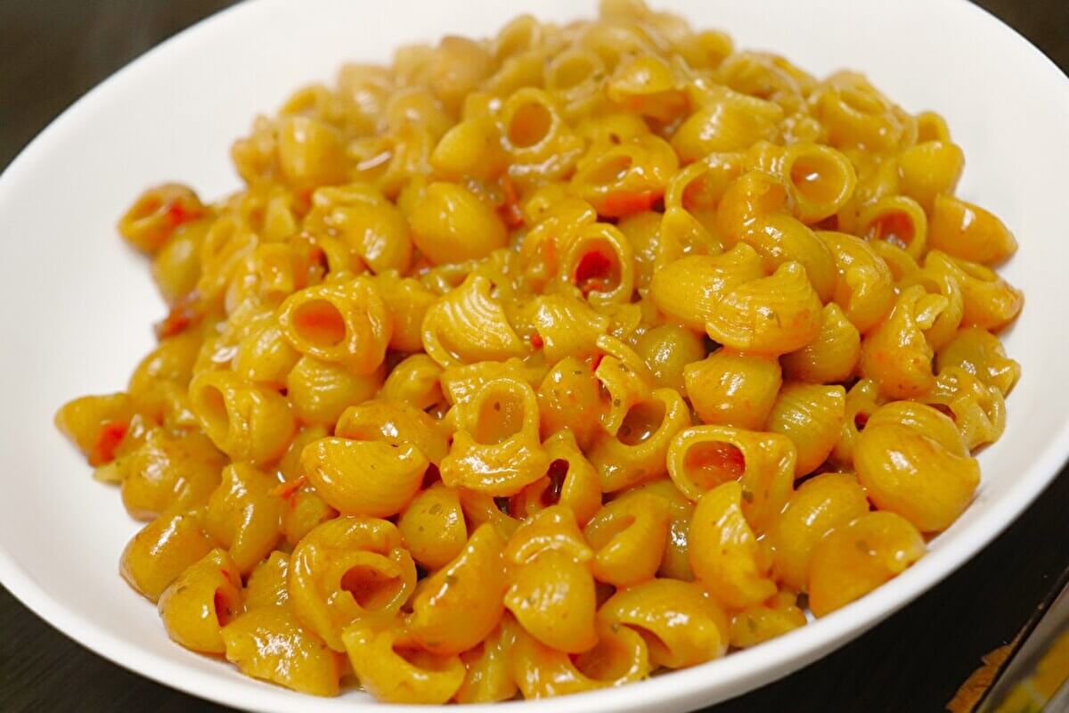 業務スーパー「トマト＆モッツァレラのマカロニ」の画像