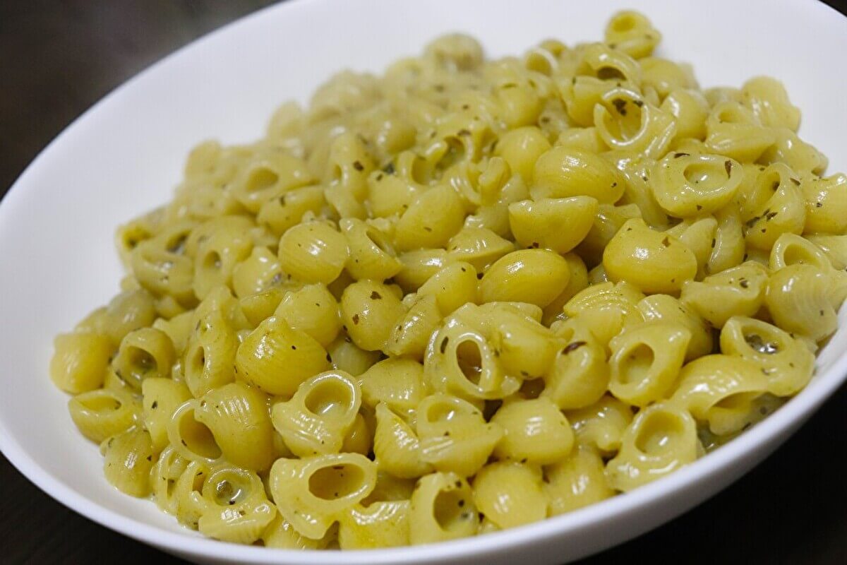 業務スーパー「バジルのチーズマカロニ」の画像