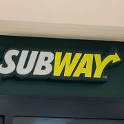 【サブウェイ】15年ぶり登場の「カレー味」新作2種を実食レビュー！　“旨辛”の波が押し寄せる