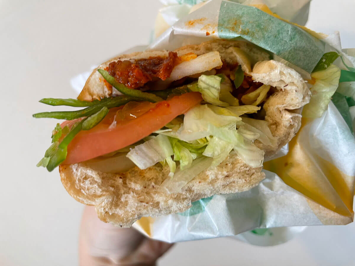 サブウェイの「本気のカレー」味に脱帽！　限定サンド2種実食で「旨辛」の波が押し寄せるの画像8