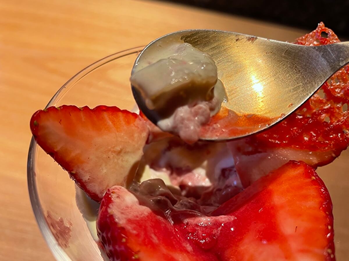 「benzaiten Cafe」いちごパフェの画像