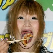 ギャル曽根愛用の【ニトリ】599円回転ザルが便利！　狭いシンクにおすすめなワケ