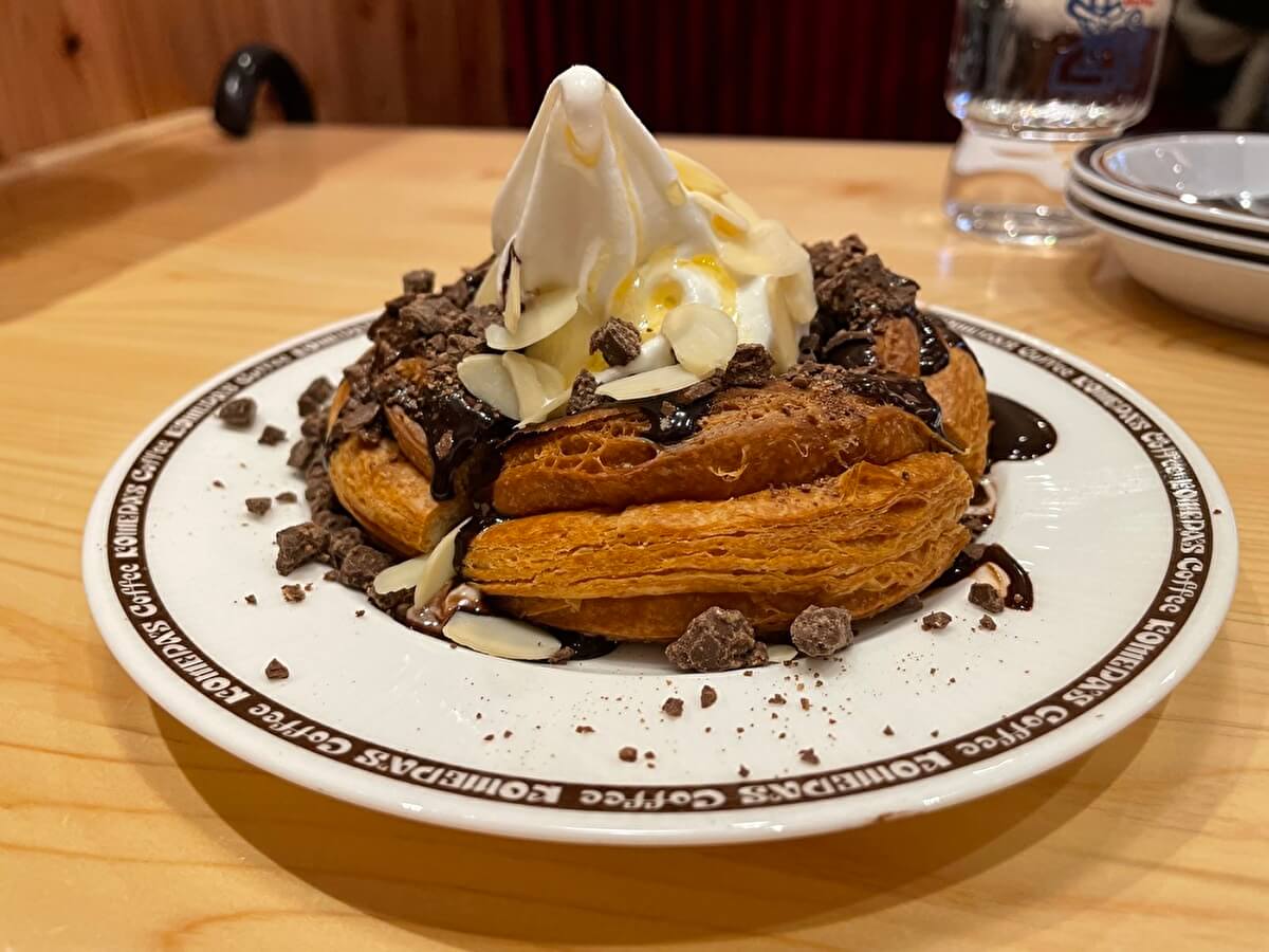 コメダ新作「シロノワール ショコラパッション」の画像