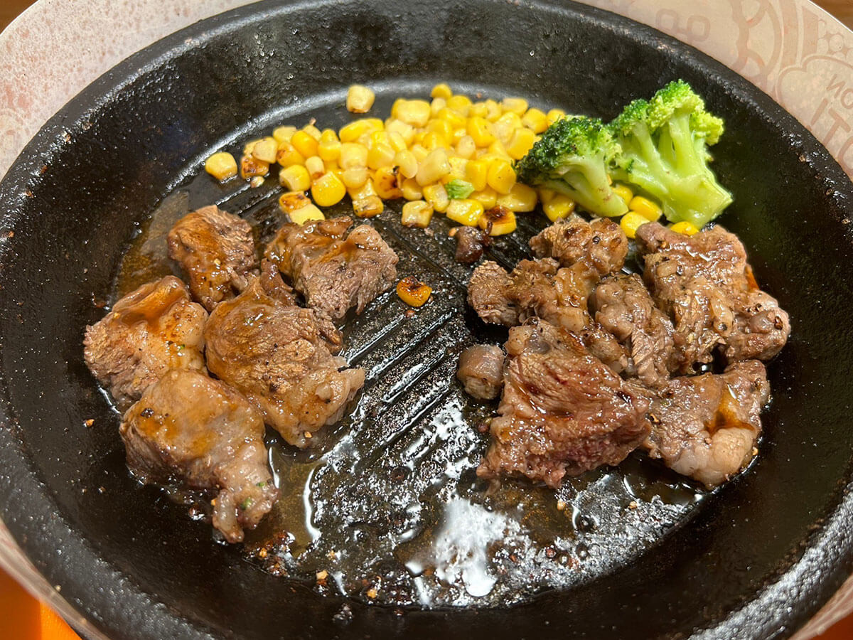 【やっぱりステーキ】【いきなり！ステーキ】【感動の肉と米】など人気ステーキ8品食べてみた！の画像42