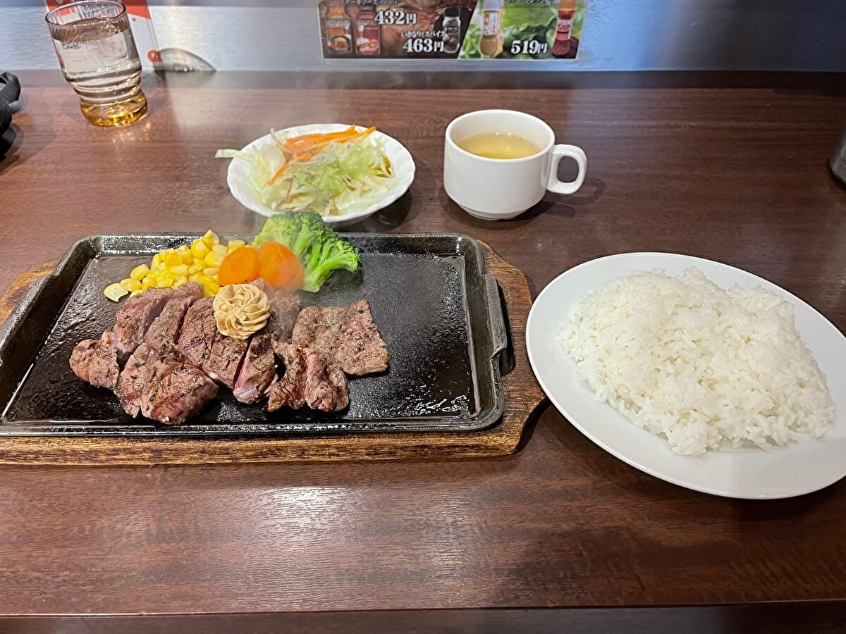 【やっぱりステーキ】【いきなり！ステーキ】【感動の肉と米】など人気ステーキ8品食べてみた！の画像5