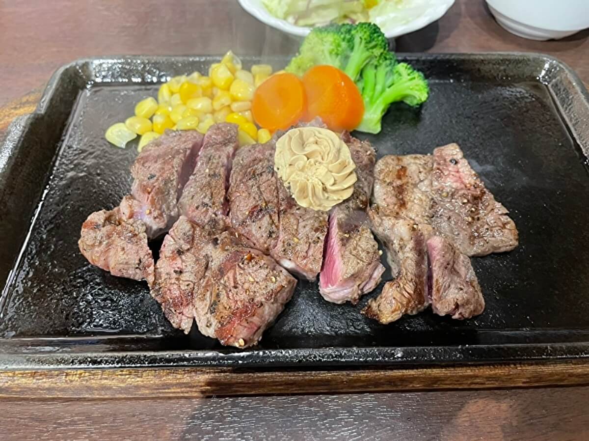 【やっぱりステーキ】【いきなり！ステーキ】【感動の肉と米】など人気ステーキ8品食べてみた！の画像6