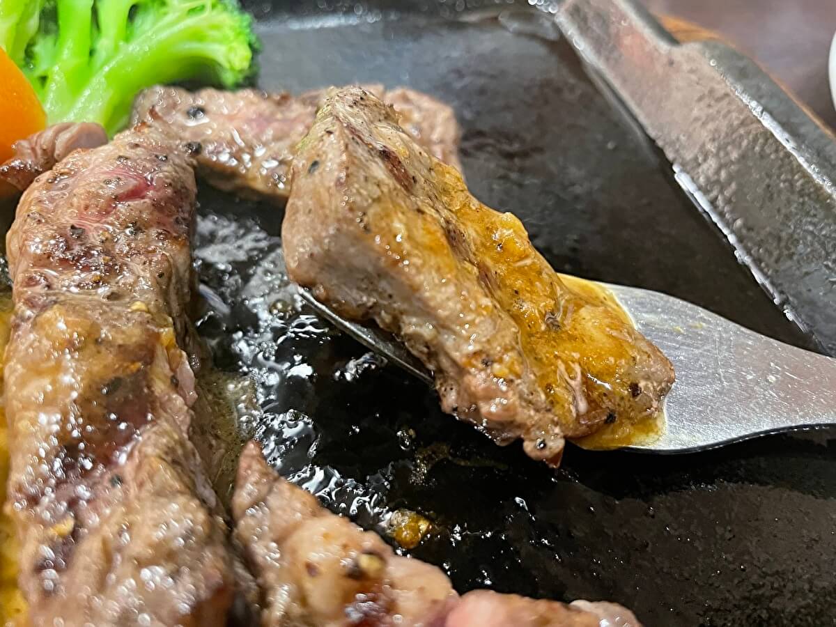 【やっぱりステーキ】【いきなり！ステーキ】【感動の肉と米】など人気ステーキ8品食べてみた！の画像9