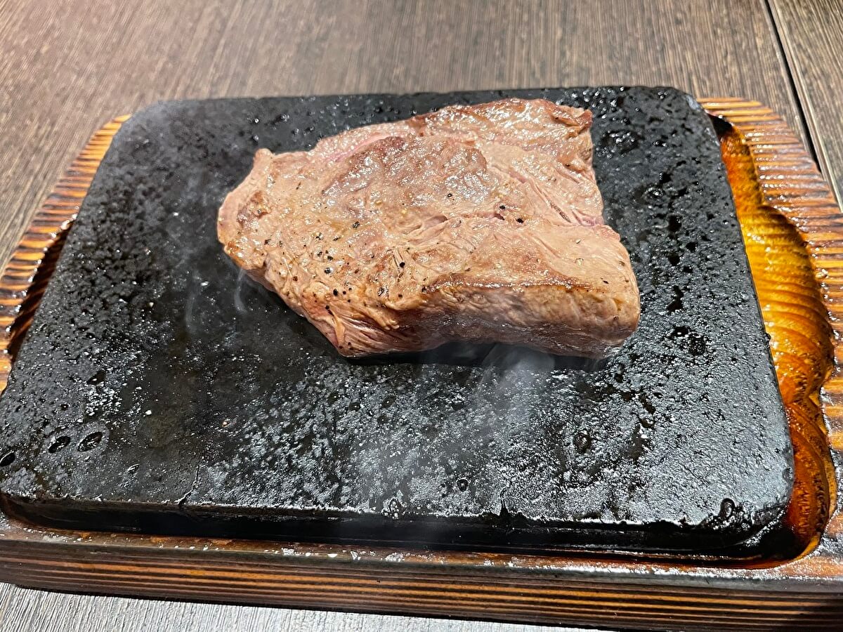 【やっぱりステーキ】【いきなり！ステーキ】【感動の肉と米】など人気ステーキ8品食べてみた！の画像2