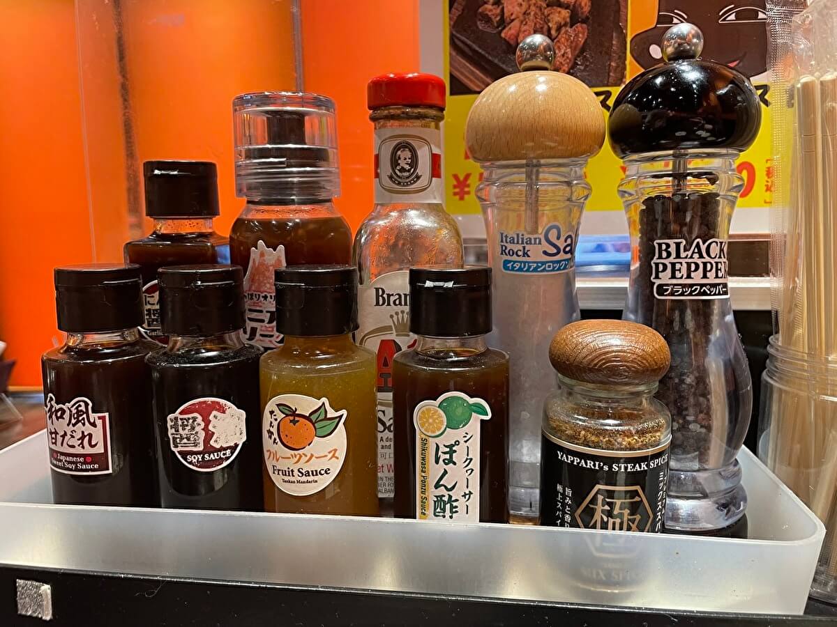 「いきステのパクリ」といわれた【やっぱりステーキ】が好調の理由は？　実食してわかった「調味料に中毒性あり」の画像2