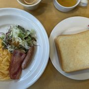 デニーズ495円モーニングが満足度◎！　ガストのスクランブルエッグは◯◯、ファミレスメニューを実食比較