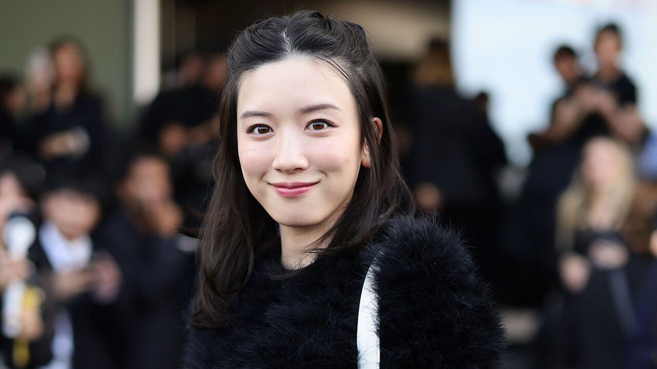 近影が話題の永野芽郁「年収4億」の噂は本当？　CMドミノの中54万円私服に騒然の画像1