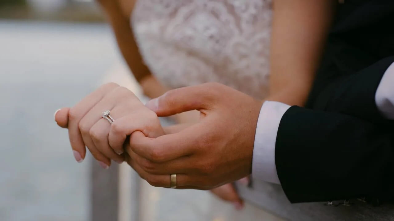 なぜ芸人は「結婚を隠す」のか？ 　バッテリィズ・エースら「実は結婚していた」報告ラッシュの画像1